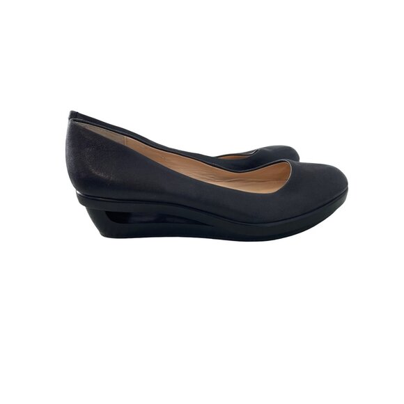 Calvin Klein Yuko Cut Out Wedge Pumps Size 8 Slip On Round Toe Leather Business - Picture 2 of 8